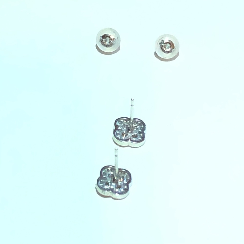 18K CLOVER DIAMOND EARRINGS❤️ - Picture 7 of 15